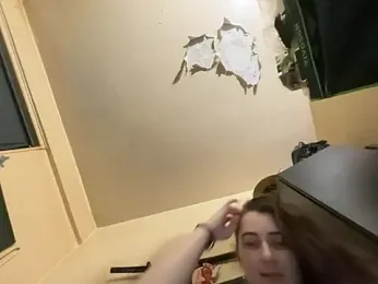 Snowbunnycake_131 — Stripchat recorded stream screenshot (02 Feb 2026)