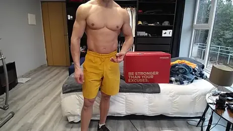 latinoo23bom — Stripchat recorded stream screenshot (04 Feb 2026)