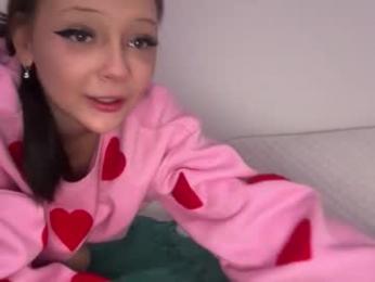 tinnydoll — Chaturbate recorded stream screenshot (04 Feb 2026)