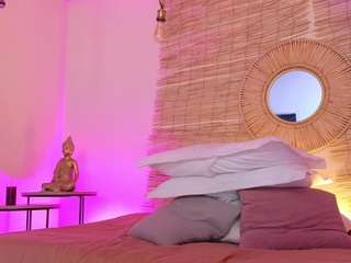 lady-brownn — Camsoda recorded stream image, 04.03.2025 11:50