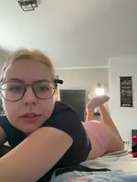 Livewithlucy — Stripchat recorded stream screenshot (06 Feb 2026)