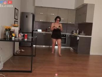 serareads — Chaturbate recorded stream screenshot (07 Feb 2026)