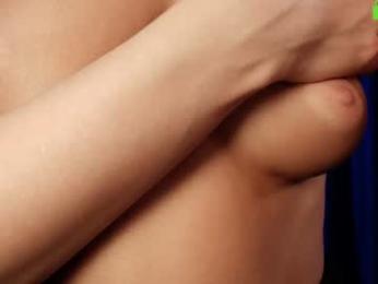 hollyextra — Chaturbate recorded stream screenshot (09 Feb 2026)