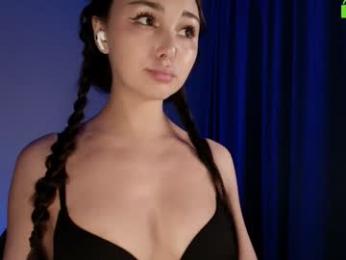 hollyextra — Chaturbate recorded stream screenshot (09 Feb 2026)