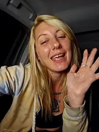 SheIsSomething — Stripchat recorded stream image, 05.03.2025 00:00