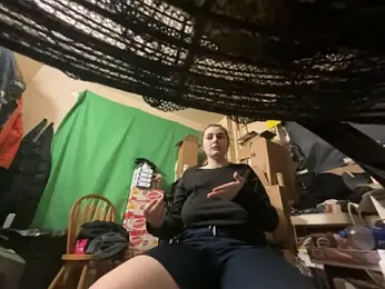 Snowbunnycake_131 — Stripchat recorded stream screenshot (11 Feb 2026)