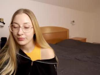 foxeslovefoxes — Chaturbate recorded stream screenshot (13 Feb 2026)