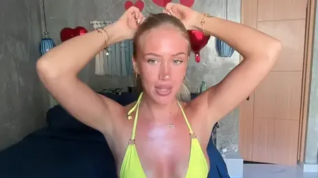 livsslife — Stripchat recorded stream screenshot (15 Feb 2026)