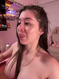 Sharon_07 — Stripchat recorded stream image, 17.02.2026 00:30