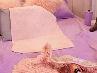 mssbombom — Camsoda recorded stream image, 17.02.2026 03:00