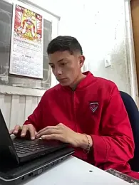 santiObrero — Stripchat recorded stream screenshot (17 Feb 2026)