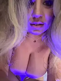 miamellycious — Stripchat recorded stream image, 18.02.2026 12:10