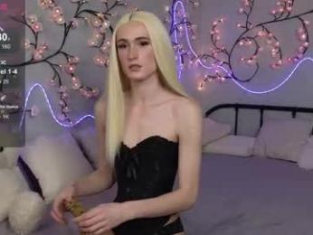 kris_mon — Chaturbate recorded stream image, 19.02.2026 13:00