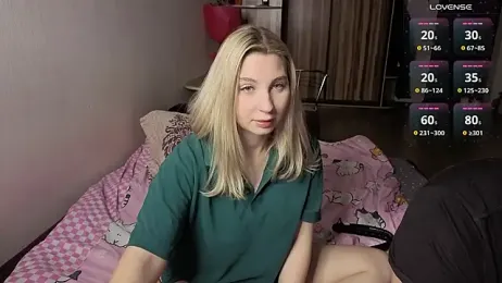 llolilove — Stripchat recorded stream screenshot (19 Feb 2026)