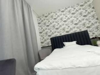 ehotlovea — Chaturbate recorded stream image, 05.03.2025 23:40