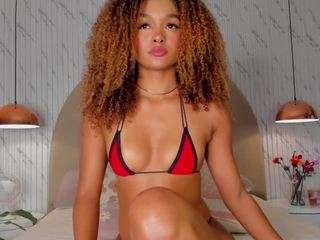 emmawilliams1 — Camsoda recorded stream image, 21.02.2026 03:40
