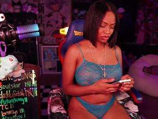 lovenzia — Camsoda recorded stream image, 21.02.2026 04:10