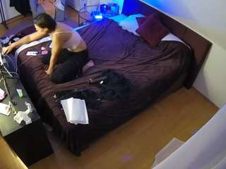 voyeurcam-julmodels-whitebed-2 — Camsoda recorded stream screenshot (20 Feb 2026)