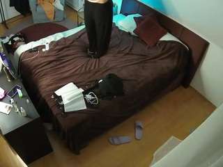 voyeurcam-julmodels-whitebed-2 — Camsoda recorded stream screenshot (20 Feb 2026)