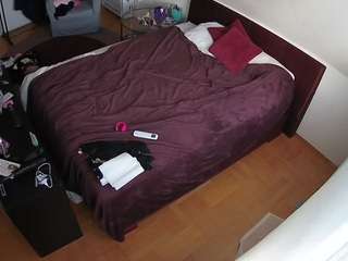 voyeurcam-julmodels-whitebed-2 — Camsoda recorded stream screenshot (20 Feb 2026)