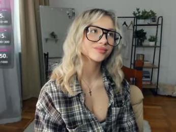 glossybabe_ — Chaturbate recorded stream image, 22.02.2026 07:40