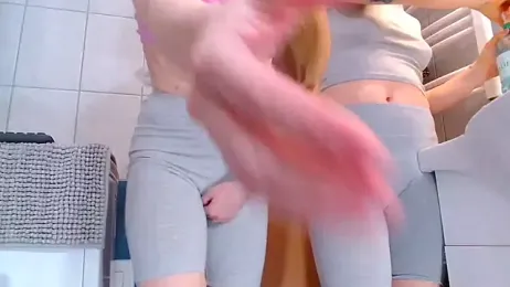 llovers4u2 — Stripchat recorded stream screenshot (24 Feb 2026)