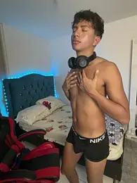Leonarrrd_01 — Stripchat recorded stream screenshot (26 Feb 2026)