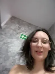 The_Snowwhitee — Stripchat recorded stream screenshot (01 Mar 2026)