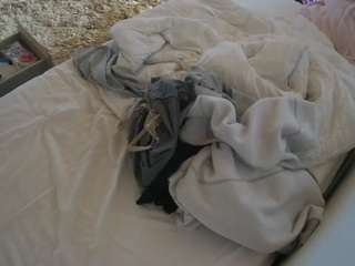 voyeurcam-julmodels-whitebed-4 — Camsoda recorded stream image, 26.02.2026 18:50
