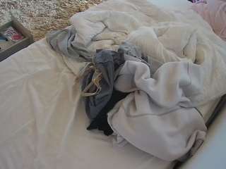 voyeurcam-julmodels-whitebed-4 — Camsoda recorded stream image, 26.02.2026 18:50