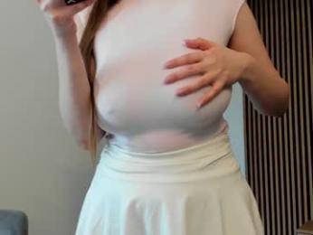 devyale — Chaturbate recorded stream screenshot (04 Mar 2026)