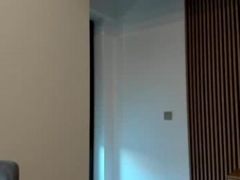 devyale — Chaturbate recorded stream screenshot (04 Mar 2026)