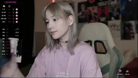 Traharaa — Stripchat recorded stream screenshot (04 Mar 2026)