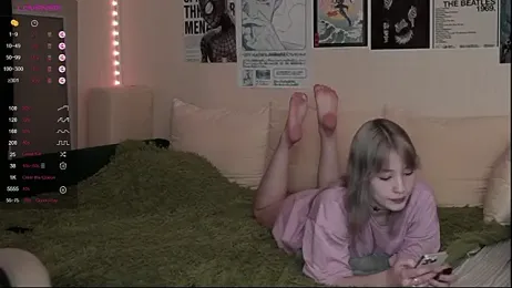 Traharaa — Stripchat recorded stream screenshot (04 Mar 2026)