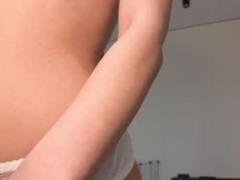 hoaarisa — Chaturbate recorded stream screenshot (05 Mar 2026)