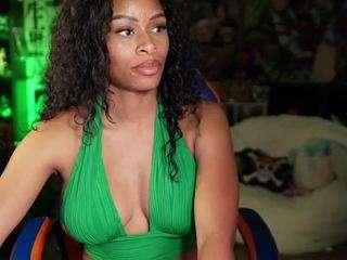 lovenzia — Camsoda recorded stream image, 06.03.2026 02:50