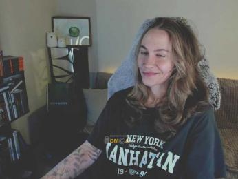 Adamova_Eva — Bongacams recorded stream screenshot (06 Mar 2025)