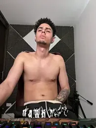 bigryann23 — Stripchat recorded stream image, 06.03.2026 14:30