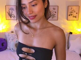Alejandhra — Flirt4free recorded stream screenshot (07 Mar 2026)