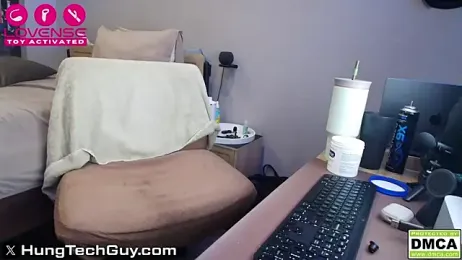 hungtechguy — Stripchat recorded stream screenshot (08 Mar 2026)