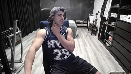 latinoo23bom — Stripchat recorded stream screenshot (09 Mar 2026)