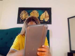 mayka-brunette01 — Camsoda recorded stream screenshot (10 Mar 2026)