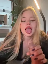 curchez_ — Stripchat recorded stream image, 10.03.2026 20:00