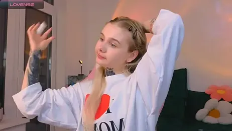 Britney_Lynch — Stripchat recorded stream image, 12.03.2026 19:00
