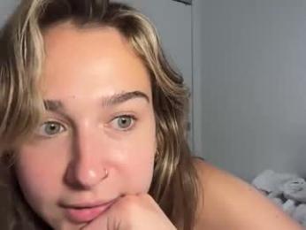 elenahere4u — Chaturbate recorded stream screenshot (13 Mar 2026)