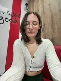 The_Snowwhitee — Stripchat recorded stream screenshot (17 Mar 2026)