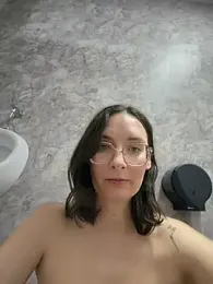 The_Snowwhitee — Stripchat recorded stream screenshot (17 Mar 2026)