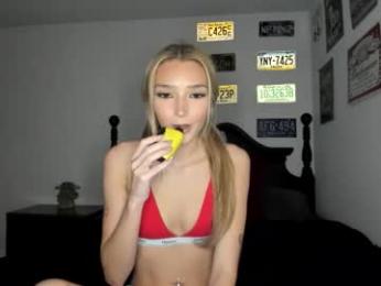 livvywinters — Chaturbate recorded stream image, 19.03.2026 04:50
