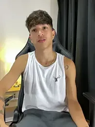 _CamiloBass — Stripchat recorded stream image, 20.03.2026 01:20