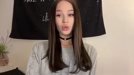 ur_molly — Stripchat recorded stream image, 20.03.2026 12:30